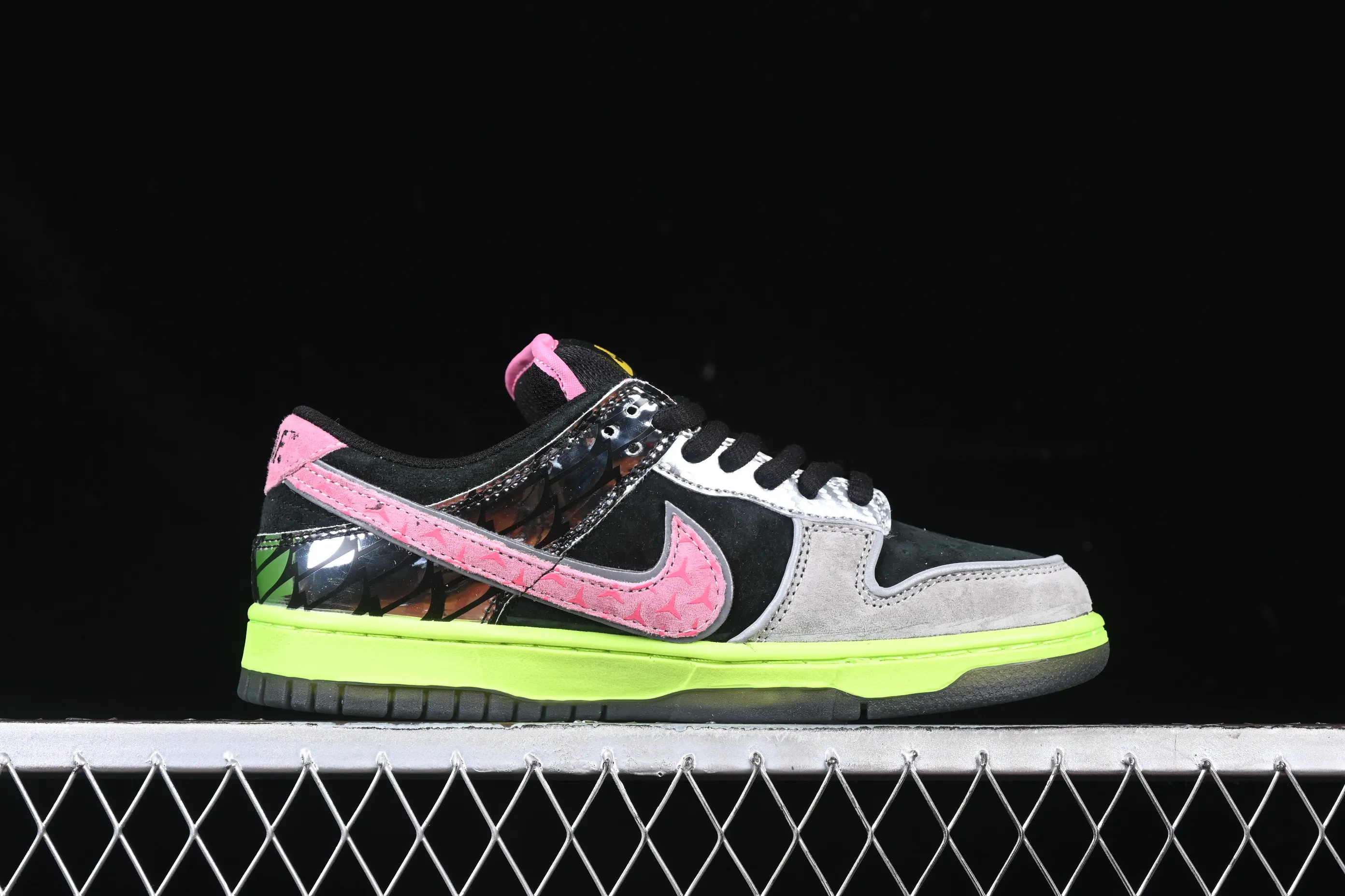 All categories Nk SB Dunk series Nk SB Dunk Low low-top sneakers Nk Dunk Low "What The Ducks" Oregon State Football Ducks low-top cultural casual sneakers HV1454-001